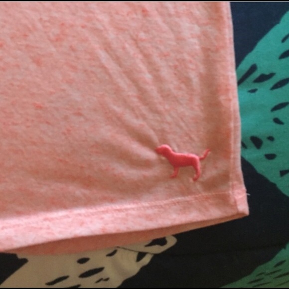 PINK new twist tank top 😍 - Picture 4 of 5